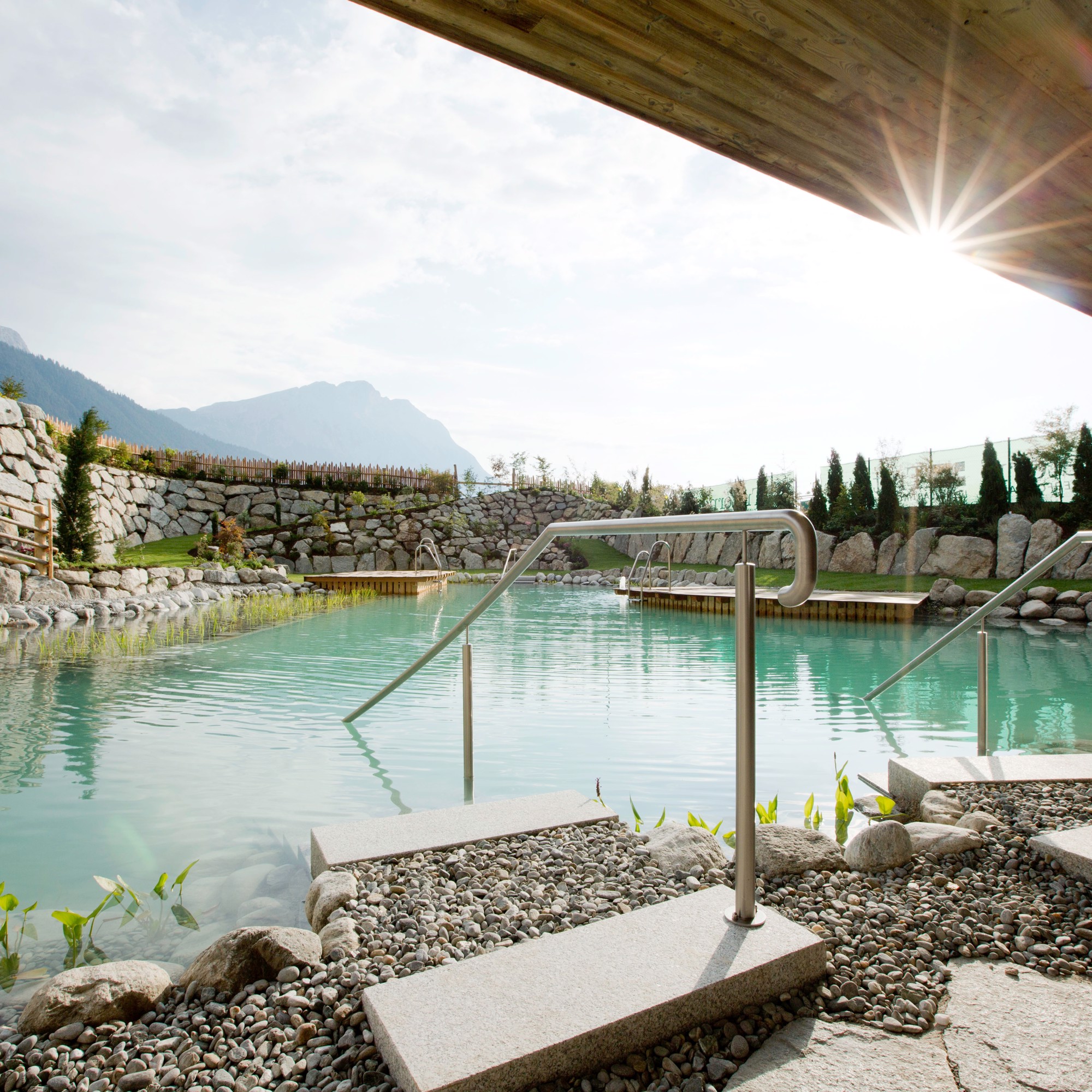 Outdoor Pool Wellnesshotel Alpenresort Schwarz in Tirol, Österreich