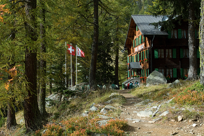 Das Hotel Fafleralp ist ideal zum Abschalten - Berghotel mitten im Wald