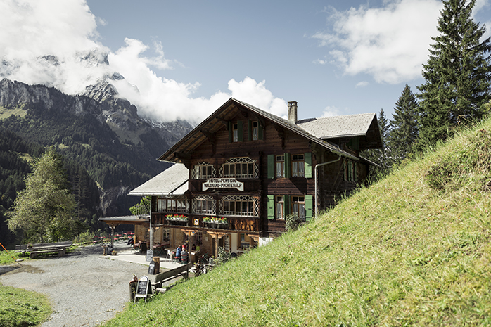 Das Hotel Waldrand-Pochtenalp im Kiental ist typisch und gemütlich