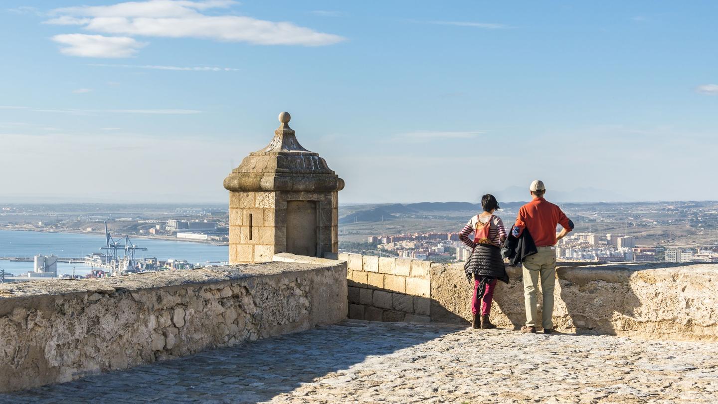 Günstige Flüge nach Alicante ab CHF 21 in 2022 | momondo
