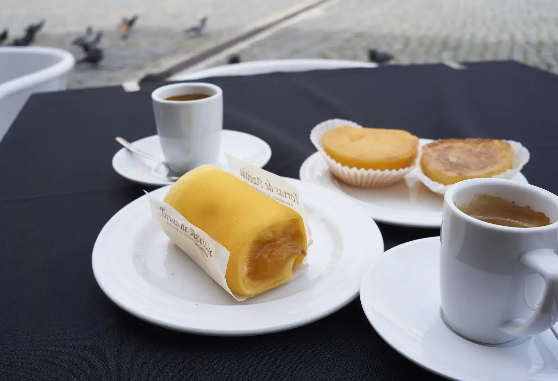 Torta de Azeitao mit Espresso