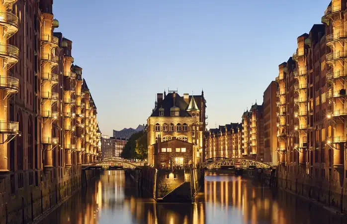 Hamburg, Deutschland, Poggenmühlenbrücke, Poggenmühlen-Brücke, Speicherstadt, Elbphilharmonie