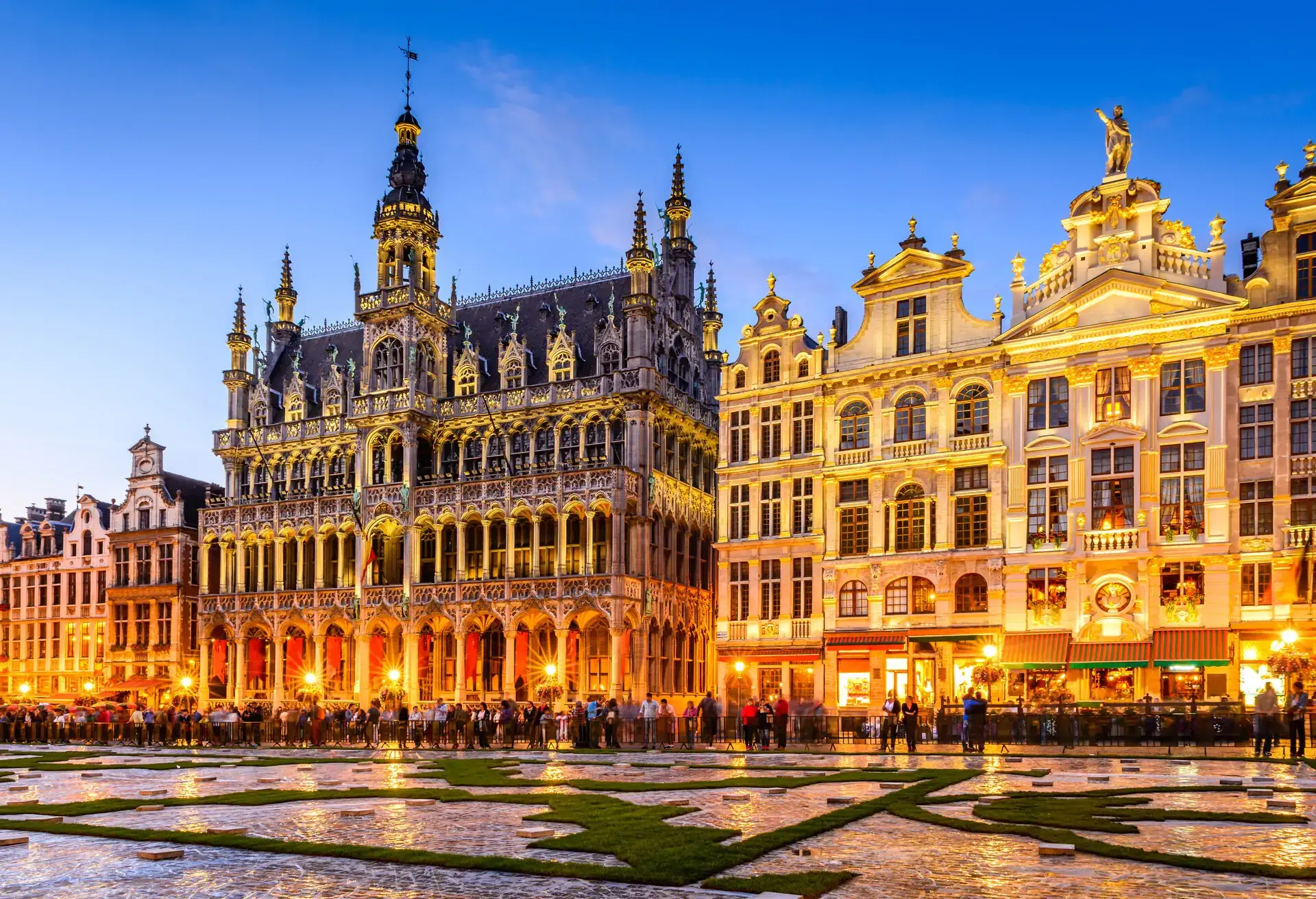 Brussels, Belgium. Wide angle night scene of the Grand Place and Maison du Roi, one of Europe finest historic squares and a must-see sight of Bruxelles.; Shutterstock ID 519683941; Purpose: Destiny; Brand (KAYAK, Momondo, Any): Any